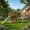Ein Spielturm im Garten