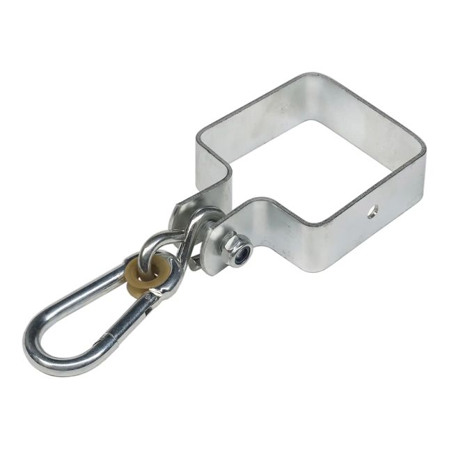 Verzinkte Metallhalterung mit Karabiner zur Befestigung von Zubehör am Outdoor Fitness Trainingsgestell.