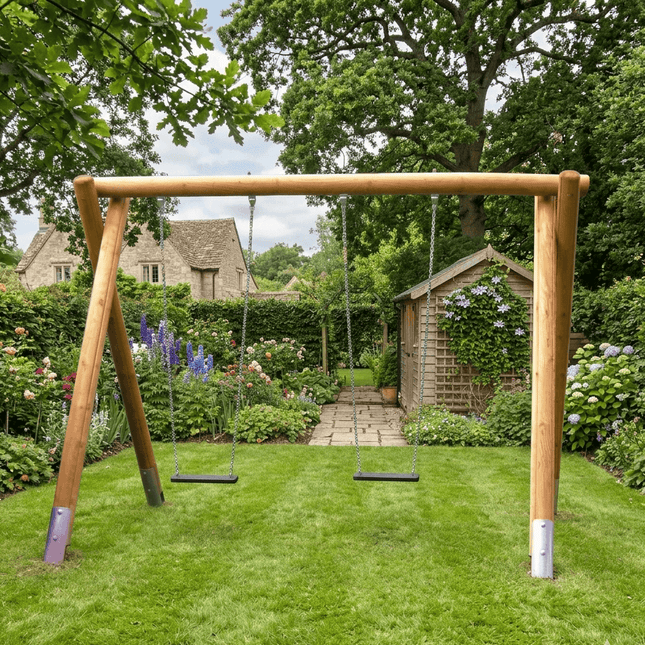 2-Platz-Schaukelgestell Kiefer mit Sitzen in einem Garten