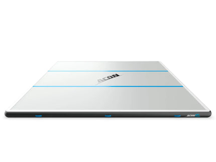 Quadratische ACON Airtrack mit grauer Sprungfläche, zwei blauen Orientierungslinien und schwarzem ACON Logo.