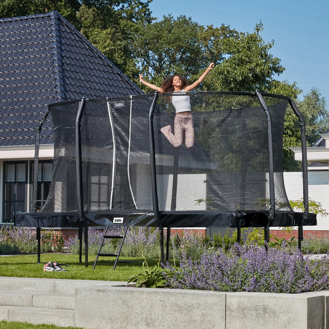 Salta First Class 427 x 244 cm, rechteckiges Gartentrampolin mit Sicherheitsnetz und Leiter in Schwarz