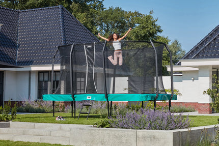 Salta First Class 366 x 214 cm, rechteckiges Gartentrampolin mit Sicherheitsnetz und Leiter in Grün