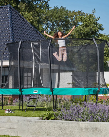 Salta First Class 366 x 214 cm, rechteckiges Gartentrampolin mit Sicherheitsnetz und Leiter in Grün
