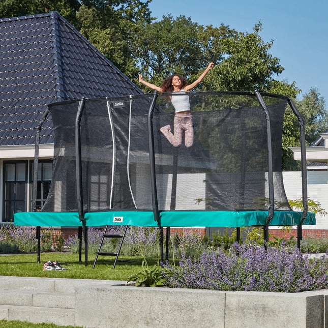 Salta First Class 366 x 214 cm, rechteckiges Gartentrampolin mit Sicherheitsnetz und Leiter in Grün