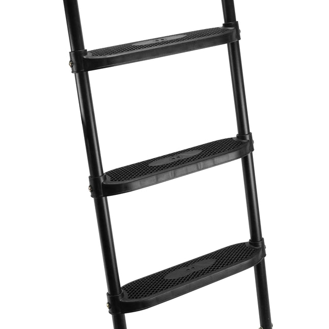Trampolin-Leiter mit rutschfestem Profil am Salta First Class Trampolin