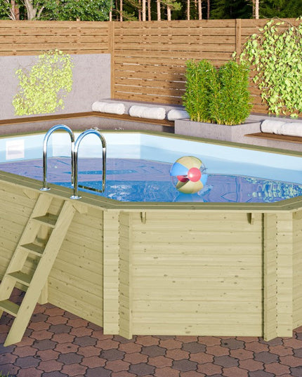 Gartenszene mit Holzpool