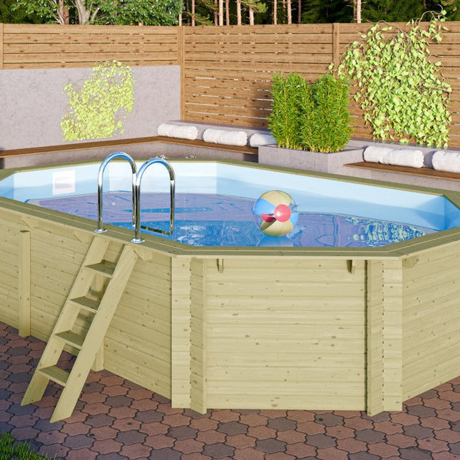 Gartenszene mit Holzpool
