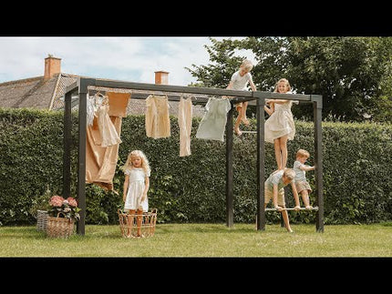 Daylife Trockengestell Modell 2 mit Fitnessmodul mit Kindern.